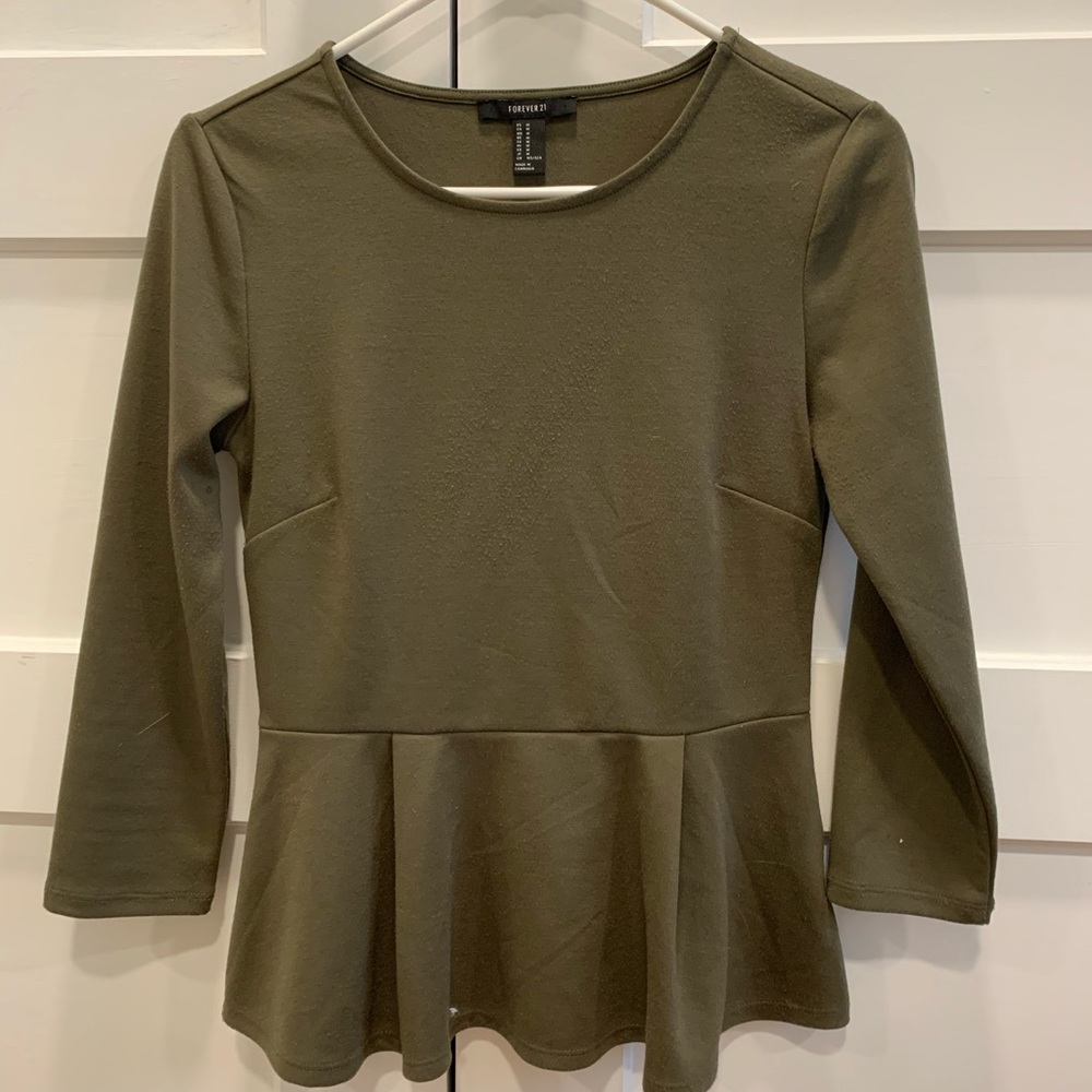 Green peplum quarter sleeve shirt
